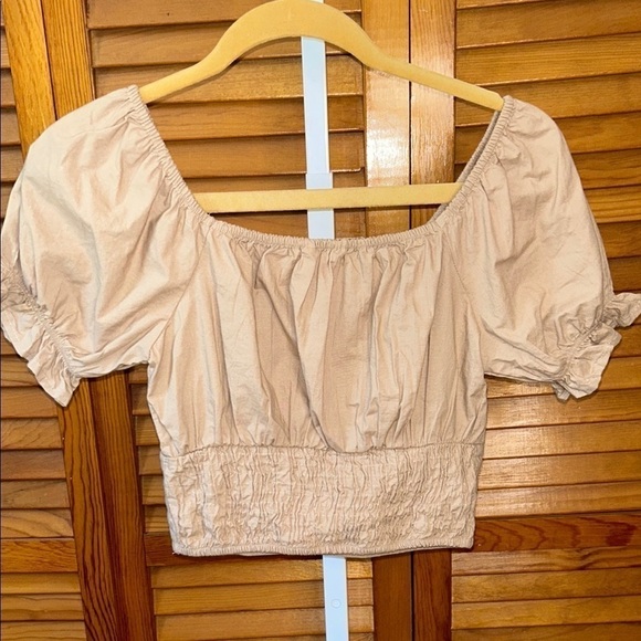 Sim & Sam Beige Puff Sleeve Junior’s Crop Top Size Small - Picture 3 of 5
